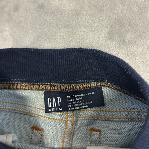 GAP  - 3 piece outfit. Size 12 to 18 months - Picture 10 of 11